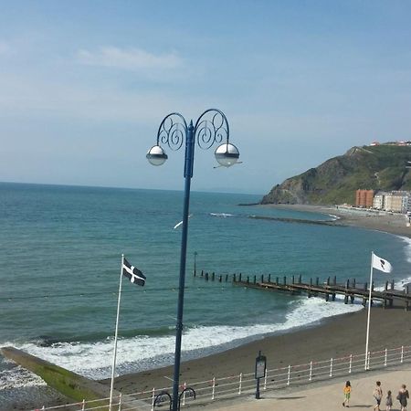 Awel Mor Holiday Apartment Абъристуит Стая снимка